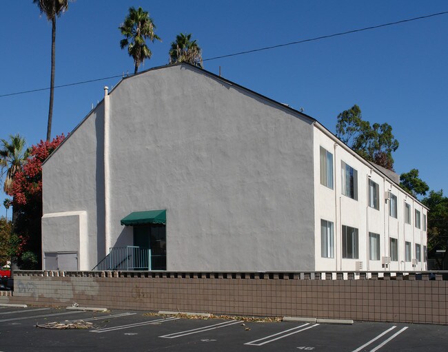 Spurgeon Arms Apartments in Santa Ana, CA - Building Photo - Building Photo