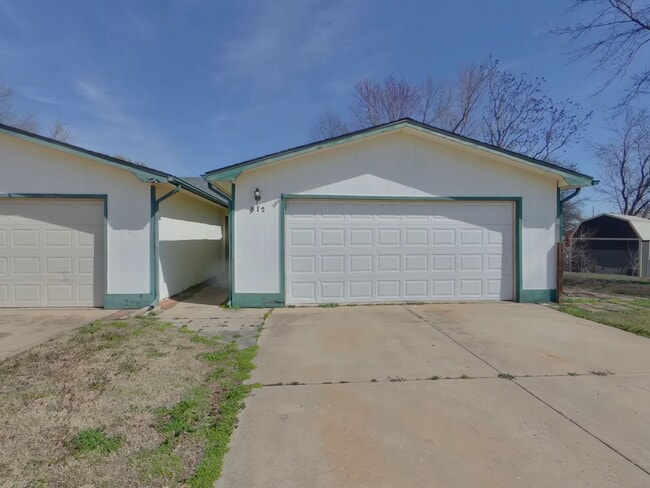 property at 812 N Sumac Rd