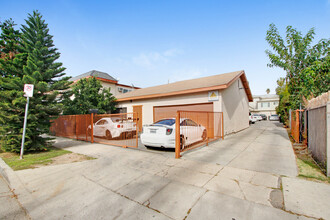 14105 Calvert St in Van Nuys, CA - Building Photo - Building Photo