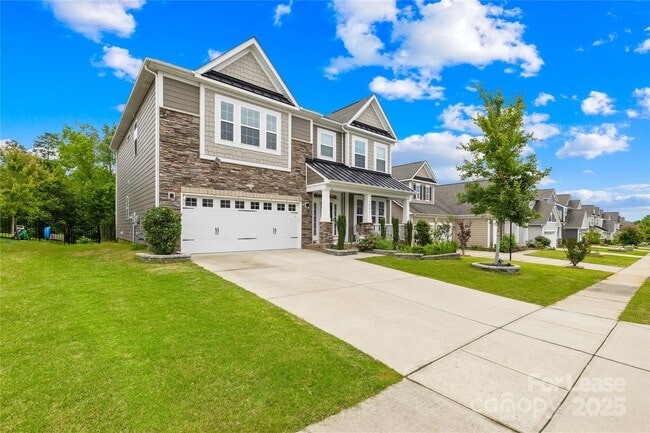 5086 Waterloo Dr in Tega Cay, SC - Building Photo - Building Photo