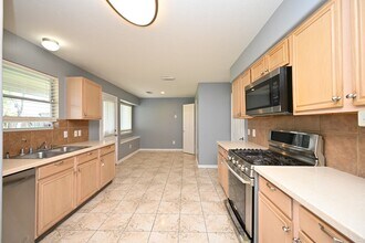7006 Biton Dr in Houston, TX - Building Photo - Building Photo