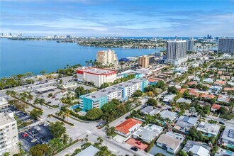 1555 N Treasure Dr in North Bay Village, FL - Building Photo - Building Photo