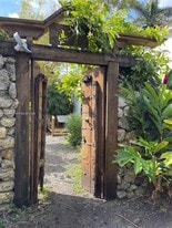 732 NE 87th St in Miami, FL - Building Photo