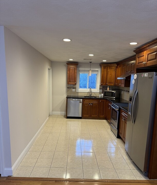 14 Charles St in Watertown, MA - Building Photo
