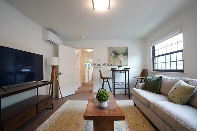 1200 Massachusetts Ave in Cambridge, MA - Foto de edificio - Building Photo