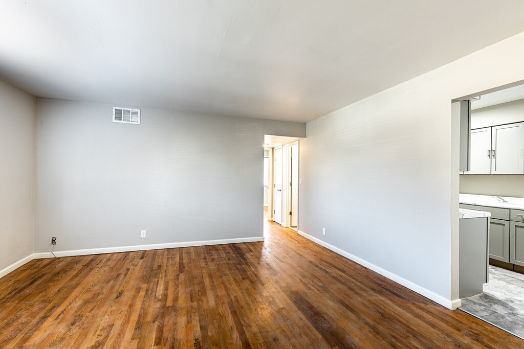 Brittany Village Apartments in St. Joseph, MO