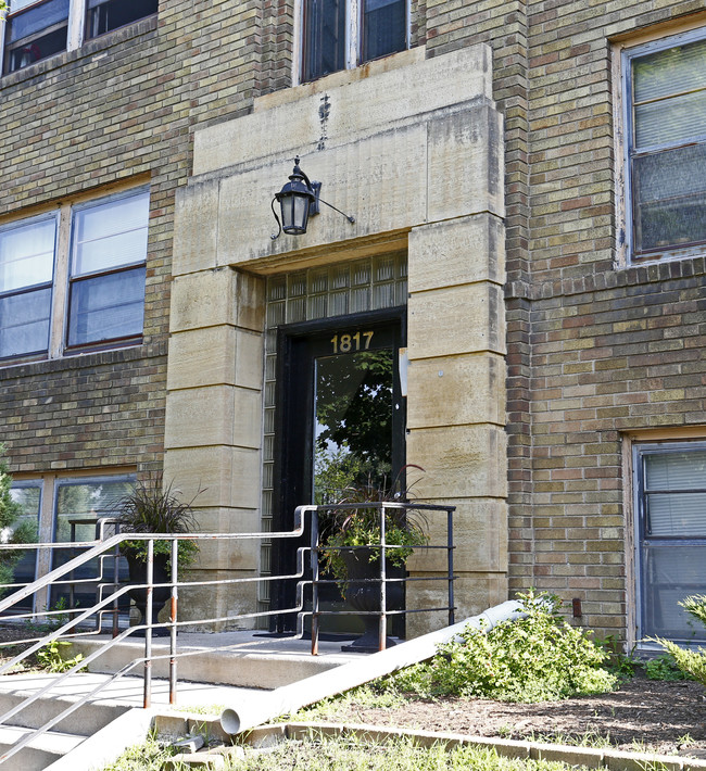 Ford Parkway Apartments in St. Paul, MN - Building Photo - Building Photo