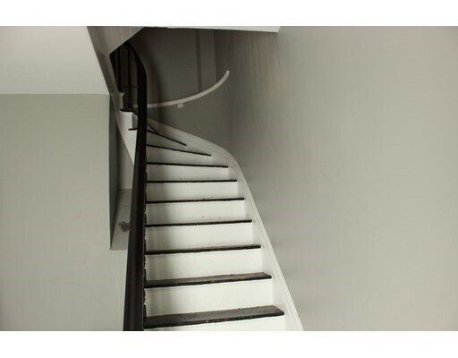 9 Bowditch St-Unit -1 in Peabody, MA - Foto de edificio - Building Photo