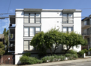 3815 Harrison St in Oakland, CA - Building Photo - Building Photo