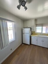 265 N Dos Caminos Ave in Ventura, CA - Building Photo - Building Photo