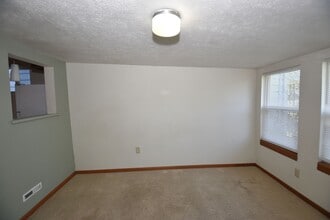 507 Lincolnway E in Mishawaka, IN - Building Photo - Building Photo