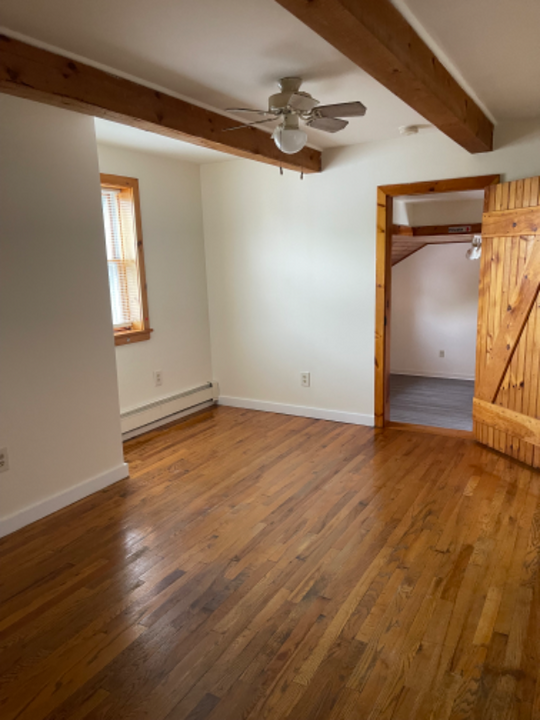 174 Partition St-Unit -4 in Saugerties, NY - Building Photo