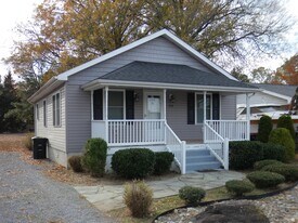 930 Bryant Ave in Colonial Beach, VA - Building Photo
