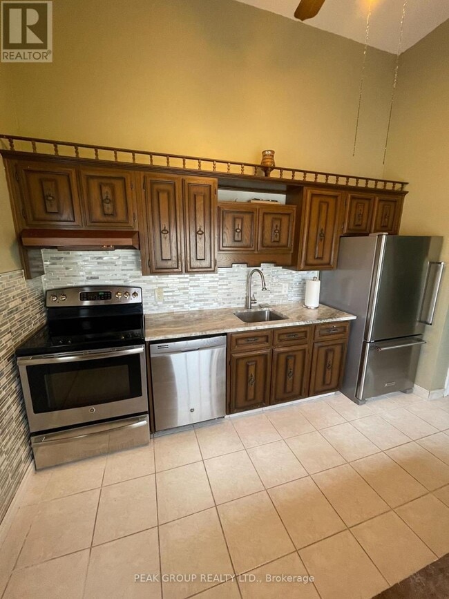 7452 Marieclaude Ave in Niagara Falls, ON - Building Photo - Building Photo