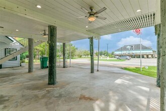 1005 Bryan Ave in Seabrook, TX - Building Photo - Building Photo