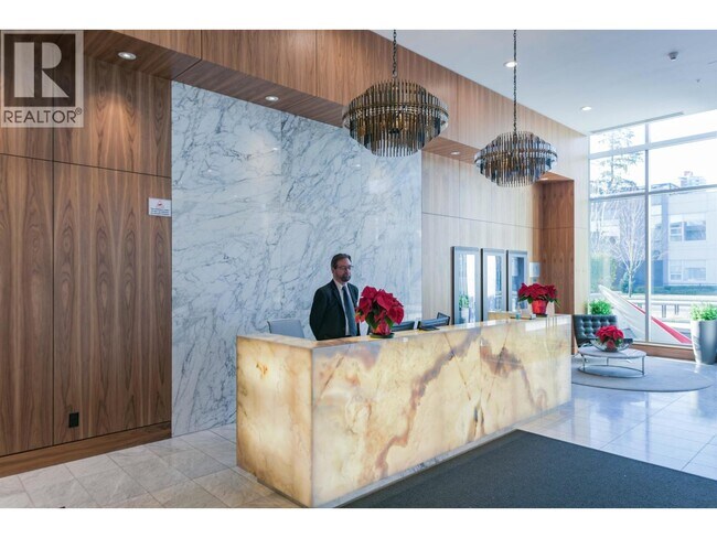 6538 Nelson Ave in Burnaby, BC - Building Photo - Building Photo