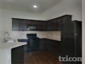 15426 Rancho Joya Wy in Channelview, TX - Foto de edificio - Building Photo