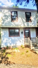 1862 Beechwood Ave NE in North Canton, OH - Building Photo - Building Photo