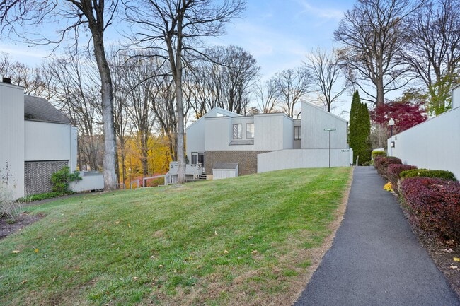 property at 8 Quarry Cor