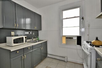 154 Van Horne St-Unit -2 in Jersey City, NJ - Building Photo - Building Photo