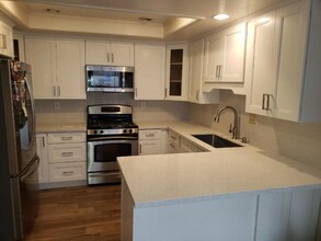 23195 Mesto in Mission Viejo, CA - Foto de edificio - Building Photo