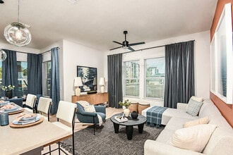 Upshore in Palm Harbor, FL - Foto de edificio - Building Photo