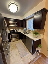 855 Moraga Dr in Los Angeles, CA - Building Photo