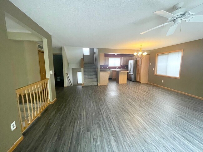 13924 Glendale Trl in Savage, MN - Building Photo - Building Photo