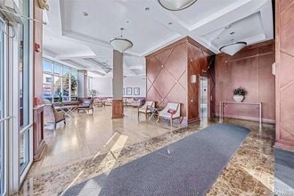 130 Post Ave in Westbury, NY - Building Photo - Building Photo