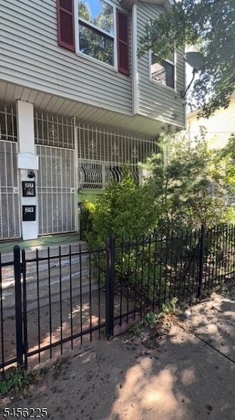 property at 27 16th Ave