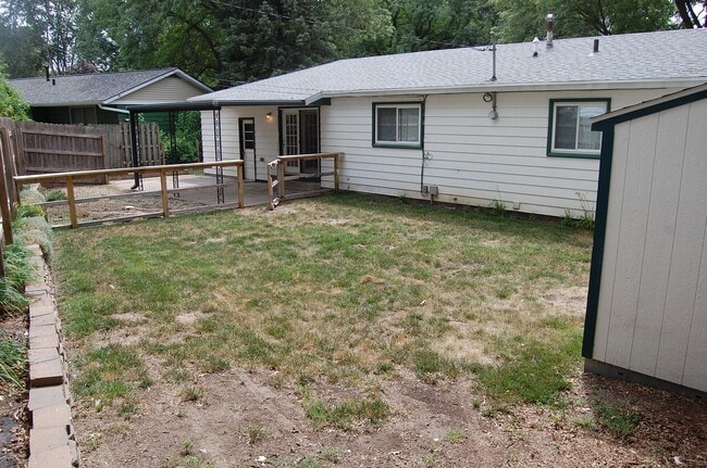 property at 8200 Chestnut Ln