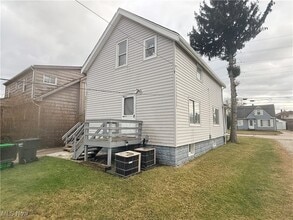 12809 McCracken Rd, Unit 1 in Garfield Heights, OH - Building Photo - Building Photo