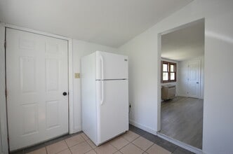 40 Portland Ave in Old Lyme, CT - Building Photo - Building Photo