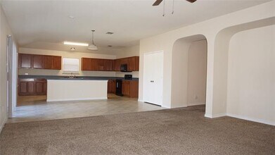 809 Bee Creek Ln in Fort Worth, TX - Building Photo - Building Photo