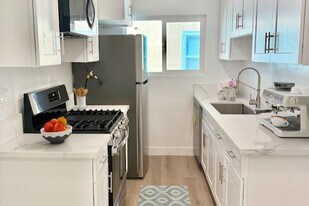 934 S St Andrews Pl in Los Angeles, CA - Building Photo