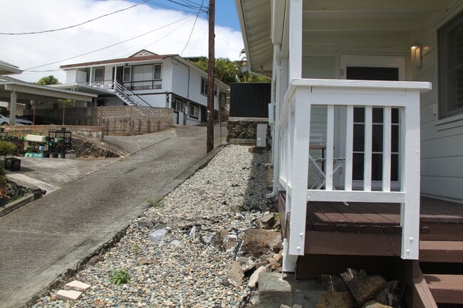 1638 Alencastre St in Honolulu, HI - Building Photo - Building Photo