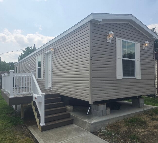 103 S Scioto St in Ashville, OH - Building Photo - Building Photo