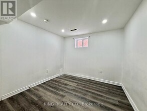 26 Farr Ave in Toronto, ON - Building Photo - Building Photo