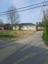 7802 Columbine Dr in Louisville, KY - Building Photo