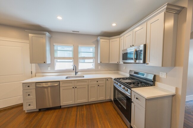 42 Vernal St in Everett, MA - Foto de edificio - Building Photo