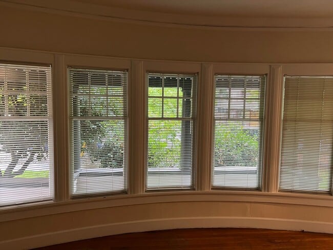 379 E 12th Ave in Eugene, OR - Building Photo - Building Photo