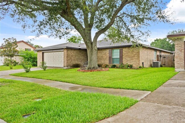 10431 Odessa Dr in Sugar Land, TX - Building Photo - Building Photo