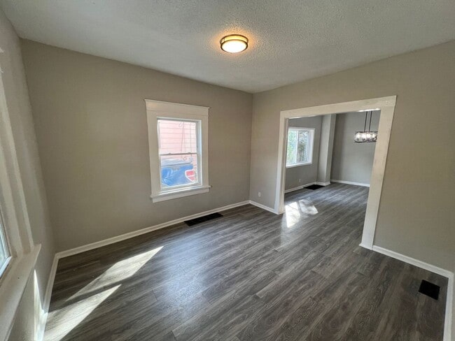 5107 E 26th St in Kansas City, MO - Building Photo - Building Photo