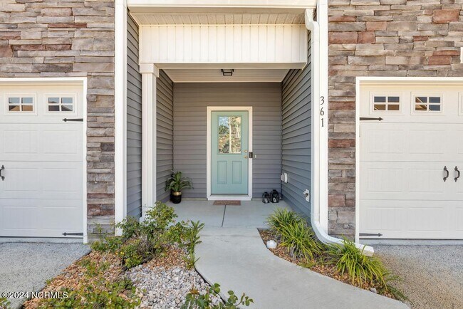 361 S Stingray Ln in Sneads Ferry, NC - Building Photo - Building Photo