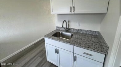 3632 Manslick Rd in Louisville, KY - Building Photo - Building Photo