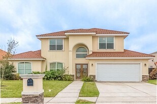 16 N "E" St in McAllen, TX - Building Photo