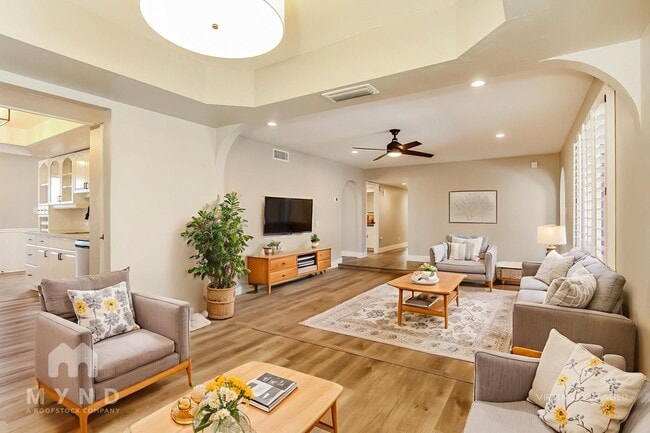 7043 E Hearn Rd in Scottsdale, AZ - Building Photo - Building Photo