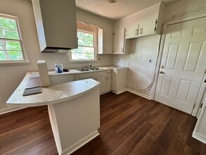 6040 Deep Green Dr in Shelby, NC - Building Photo - Building Photo