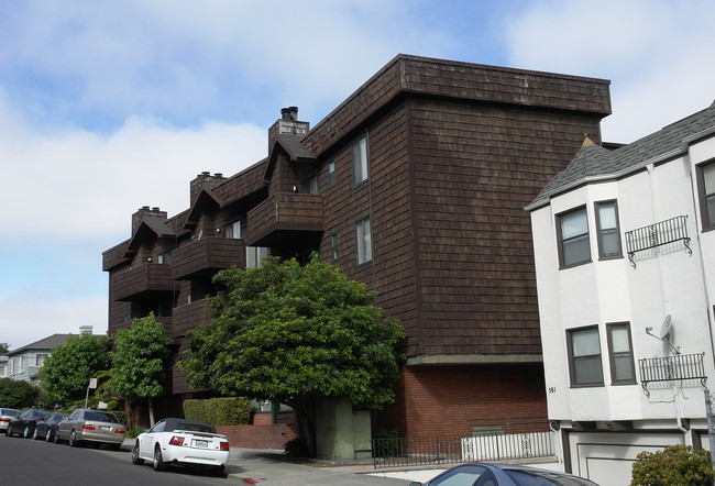 Beacon Hill Apartments in Oakland, CA - Building Photo - Building Photo