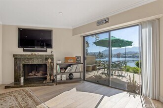 1158 S Westlake Blvd in Westlake Village, CA - Foto de edificio - Building Photo